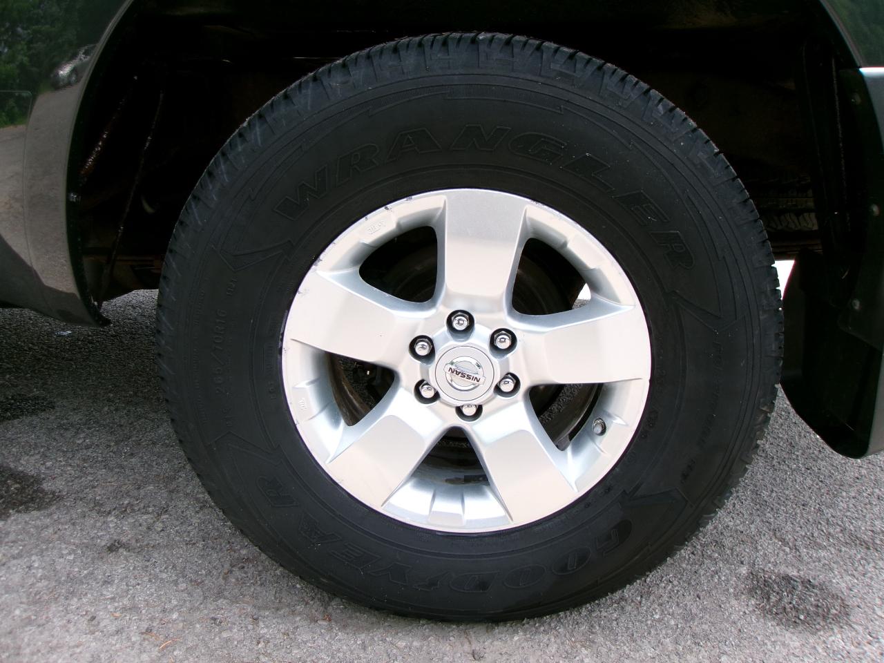 Nissan Frontier SE King Cab 4X4 V6 2010