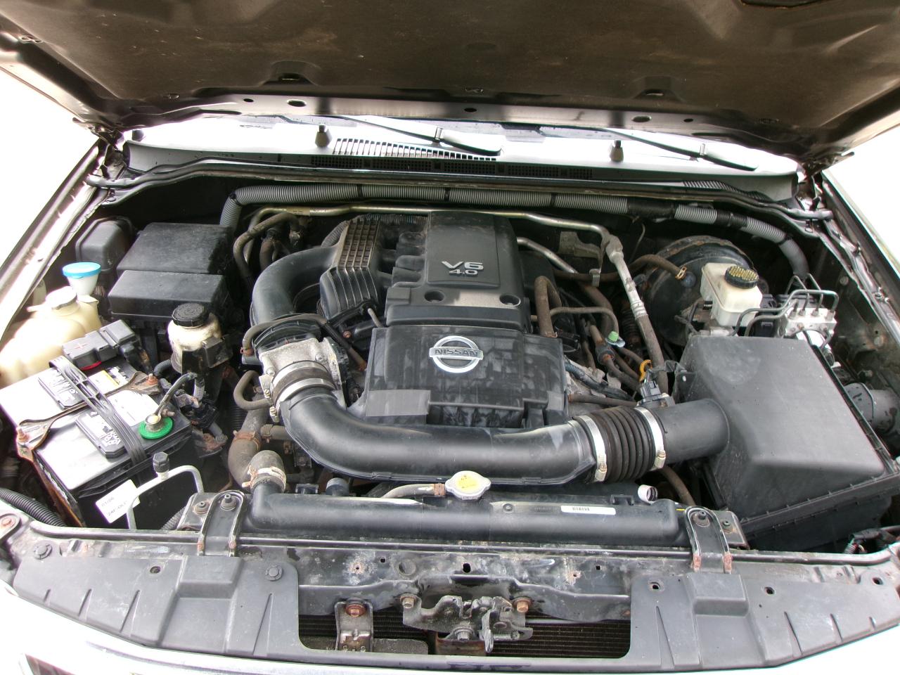 Nissan Frontier SE King Cab 4X4 V6 2010