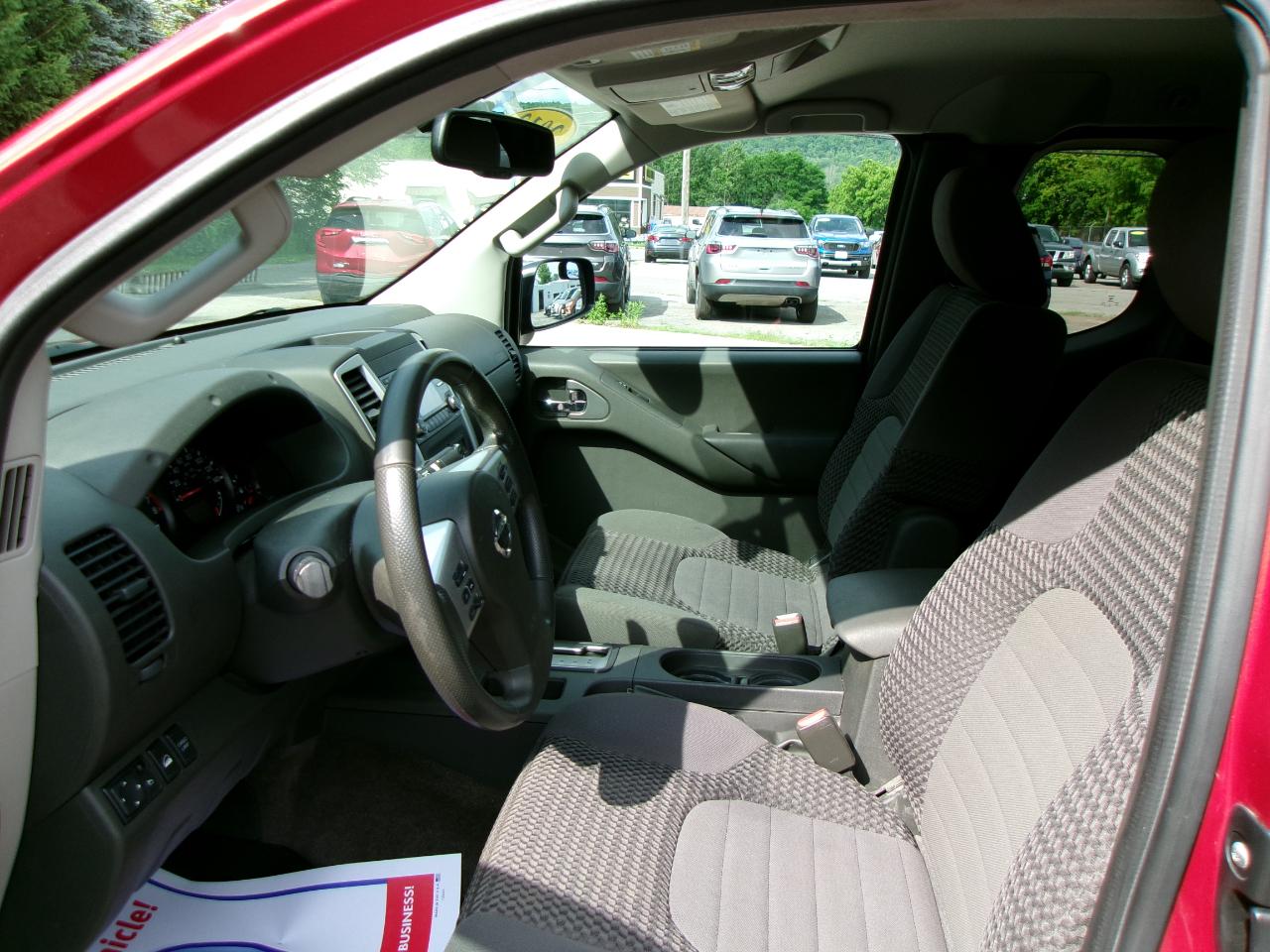 Nissan Frontier SV King Cab 4X4 V6 2013