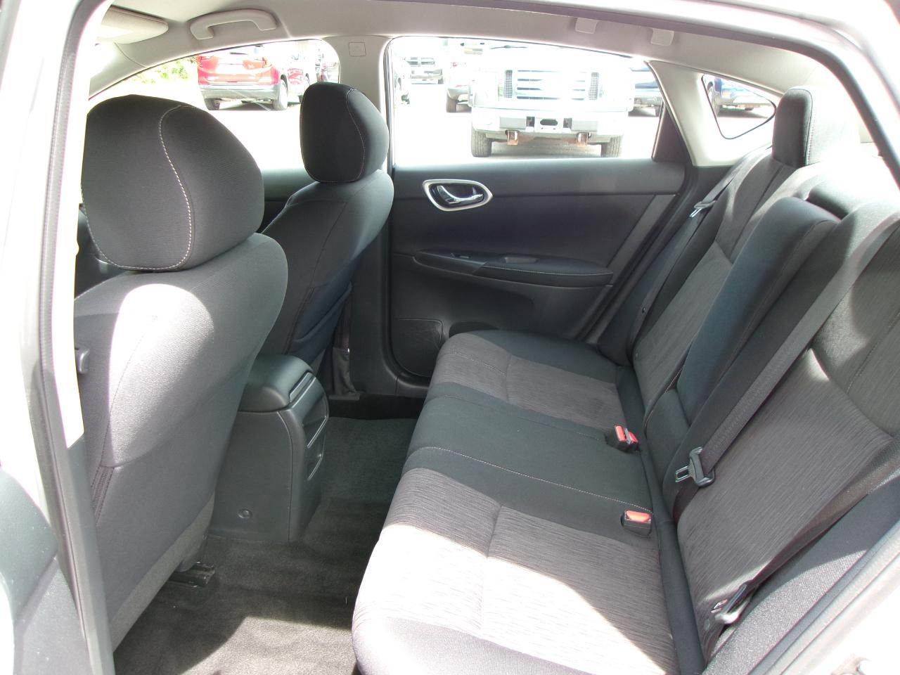 Nissan Sentra SV 4D Sedan 2015