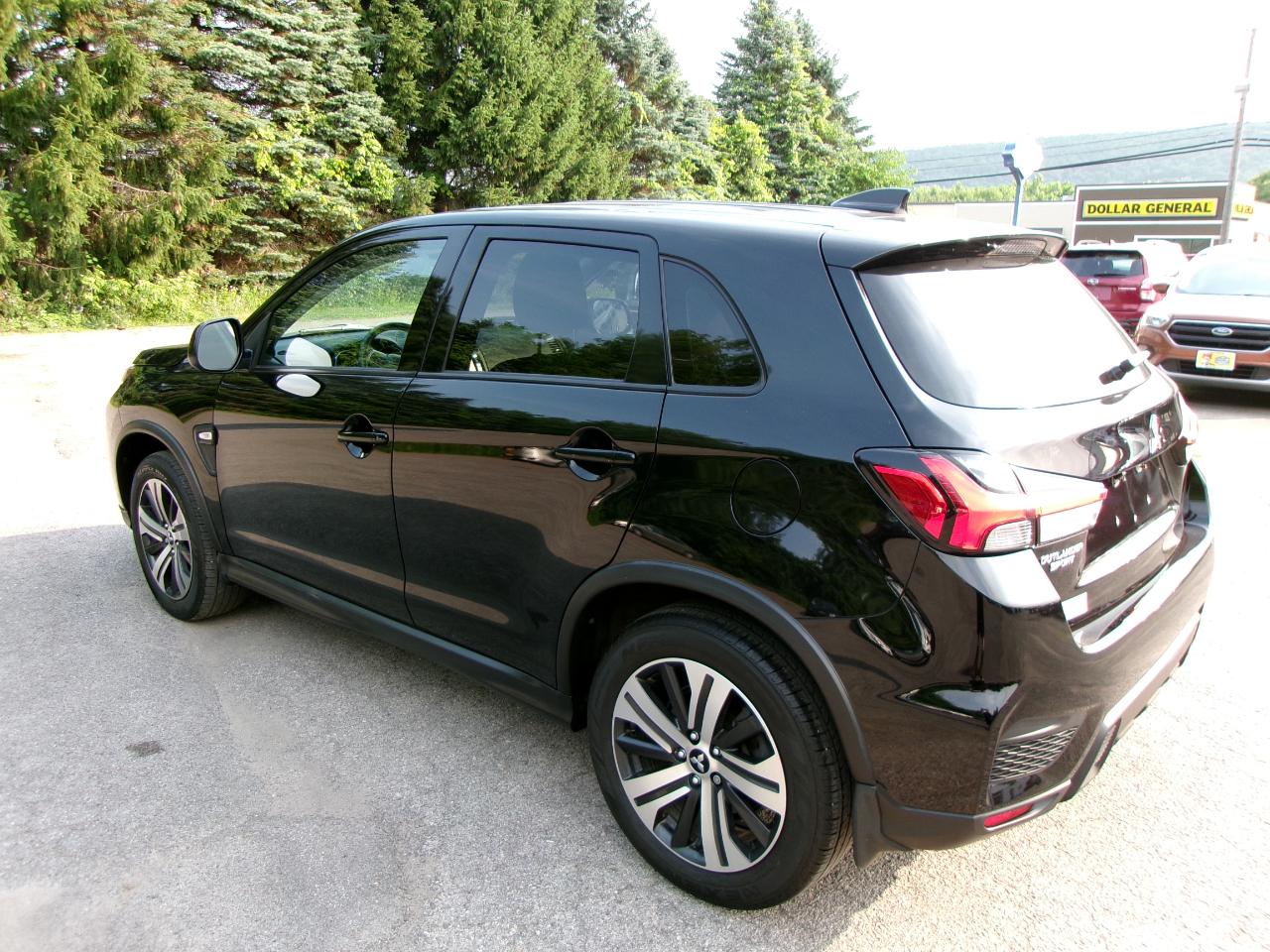 Mitsubishi Outlander Sport ES 4D SUV 4WD 2.0L at 2023