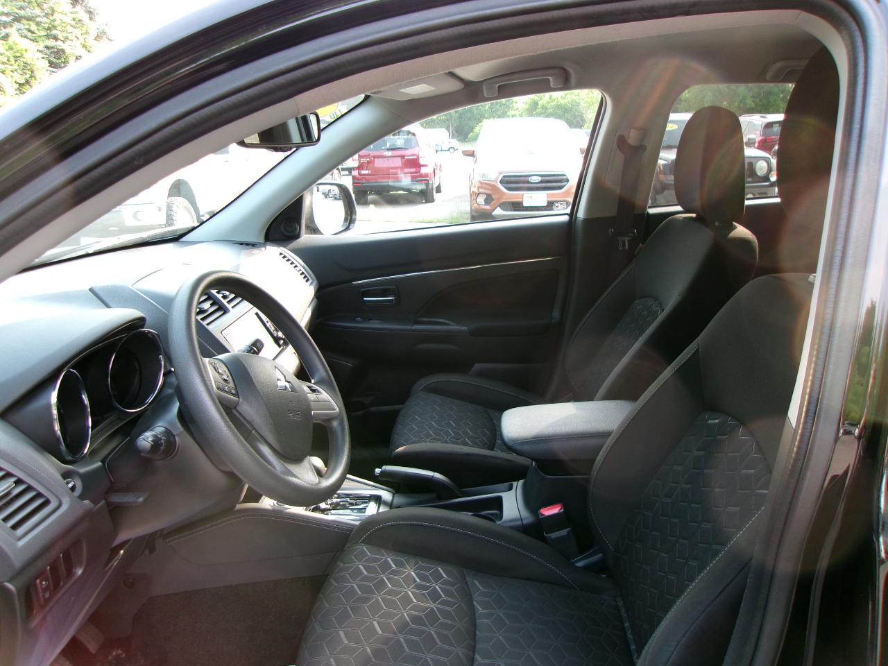 Mitsubishi Outlander Sport ES 4D SUV 4WD 2.0L at 2023