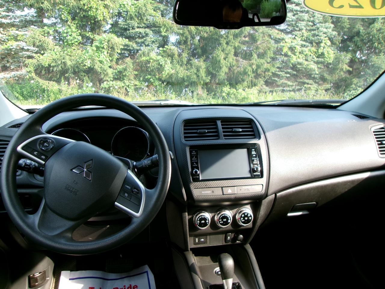 Mitsubishi Outlander Sport ES 4D SUV 4WD 2.0L at 2023