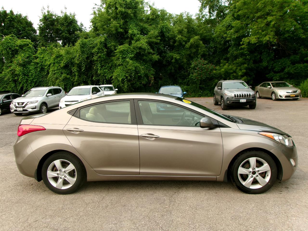 Hyundai Elantra Limited 4D Sedan 2013