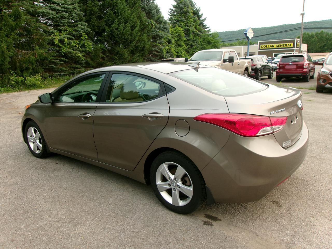 Hyundai Elantra Limited 4D Sedan 2013