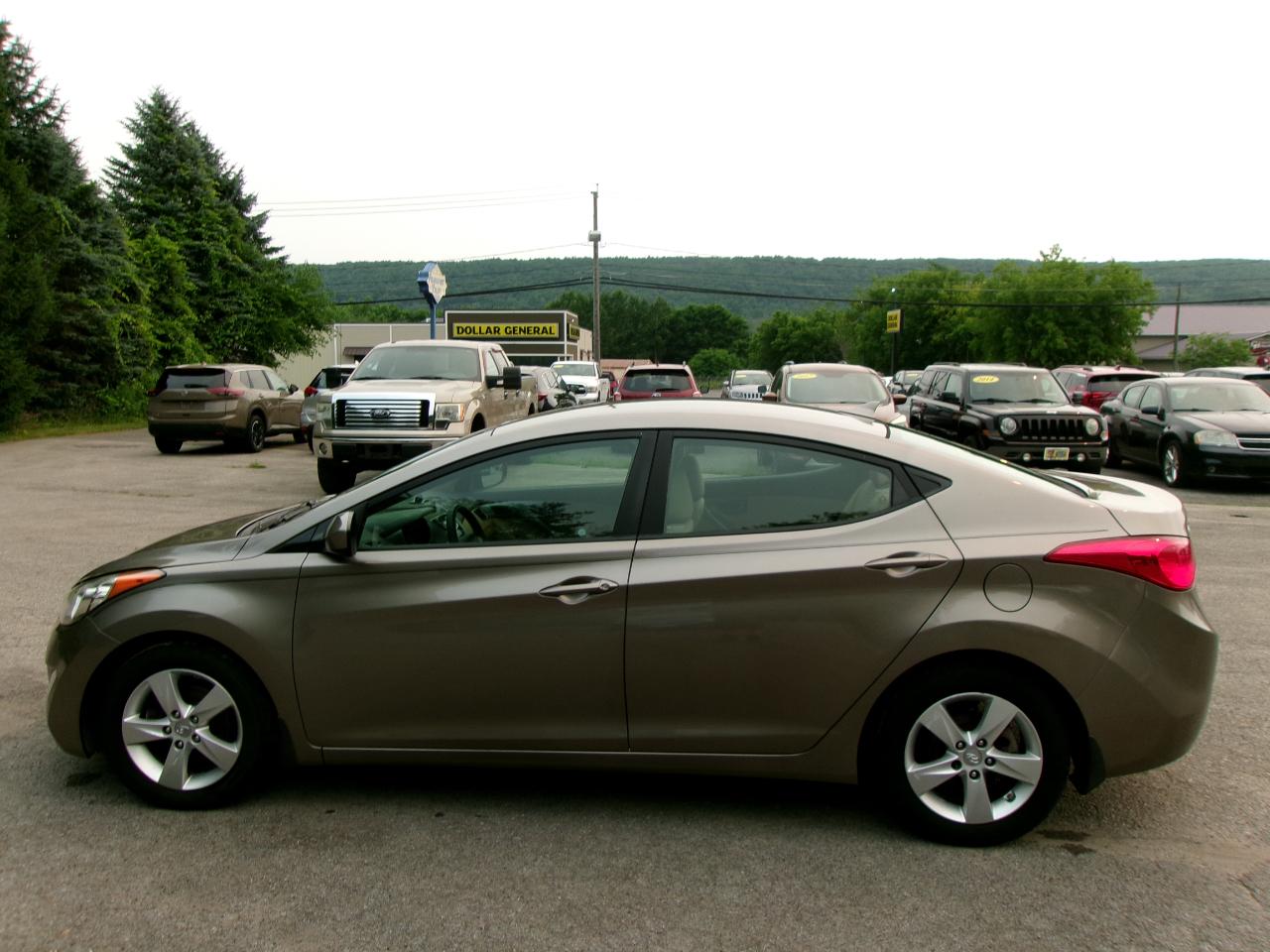 Hyundai Elantra Limited 4D Sedan 2013