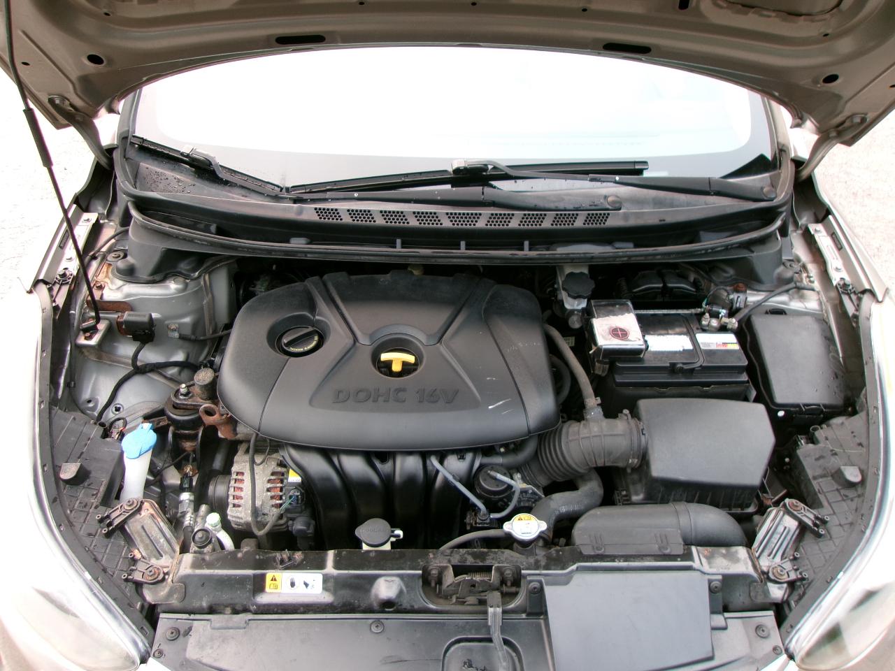 Hyundai Elantra Limited 4D Sedan 2013