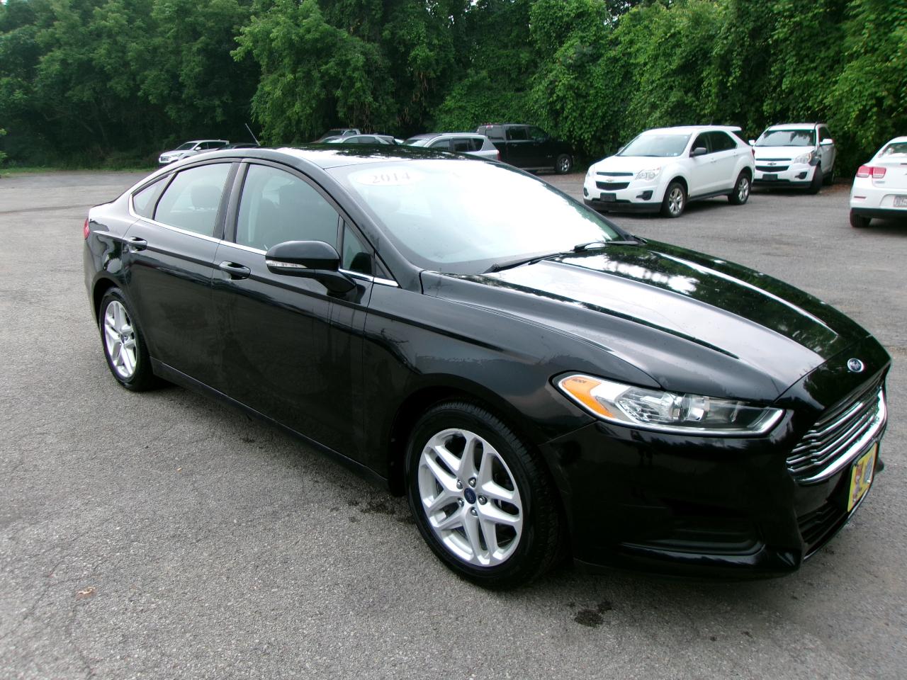 Ford Fusion SE 4D Sedan 2014