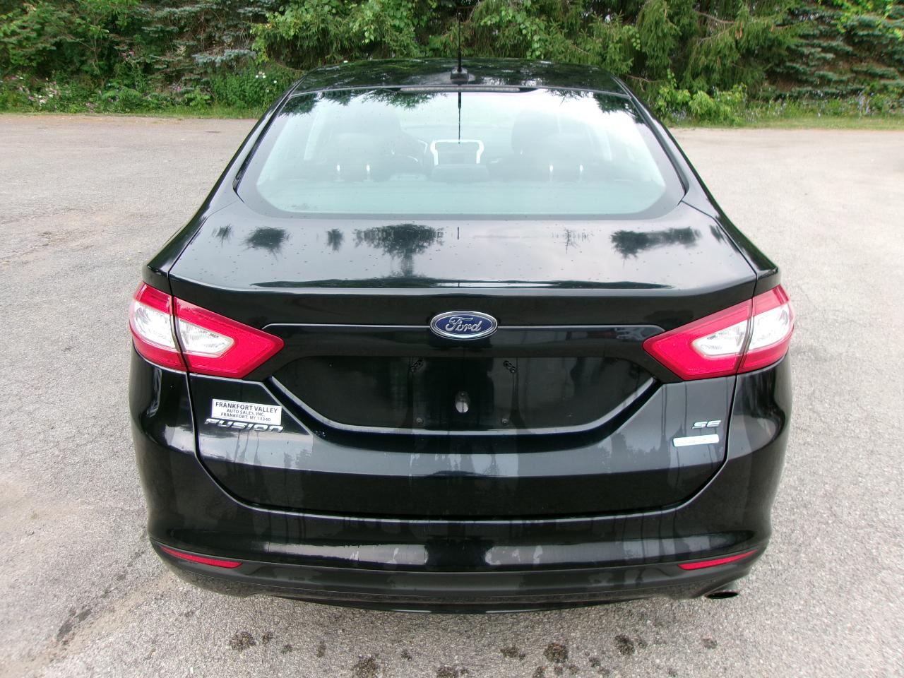Ford Fusion SE 4D Sedan 2014