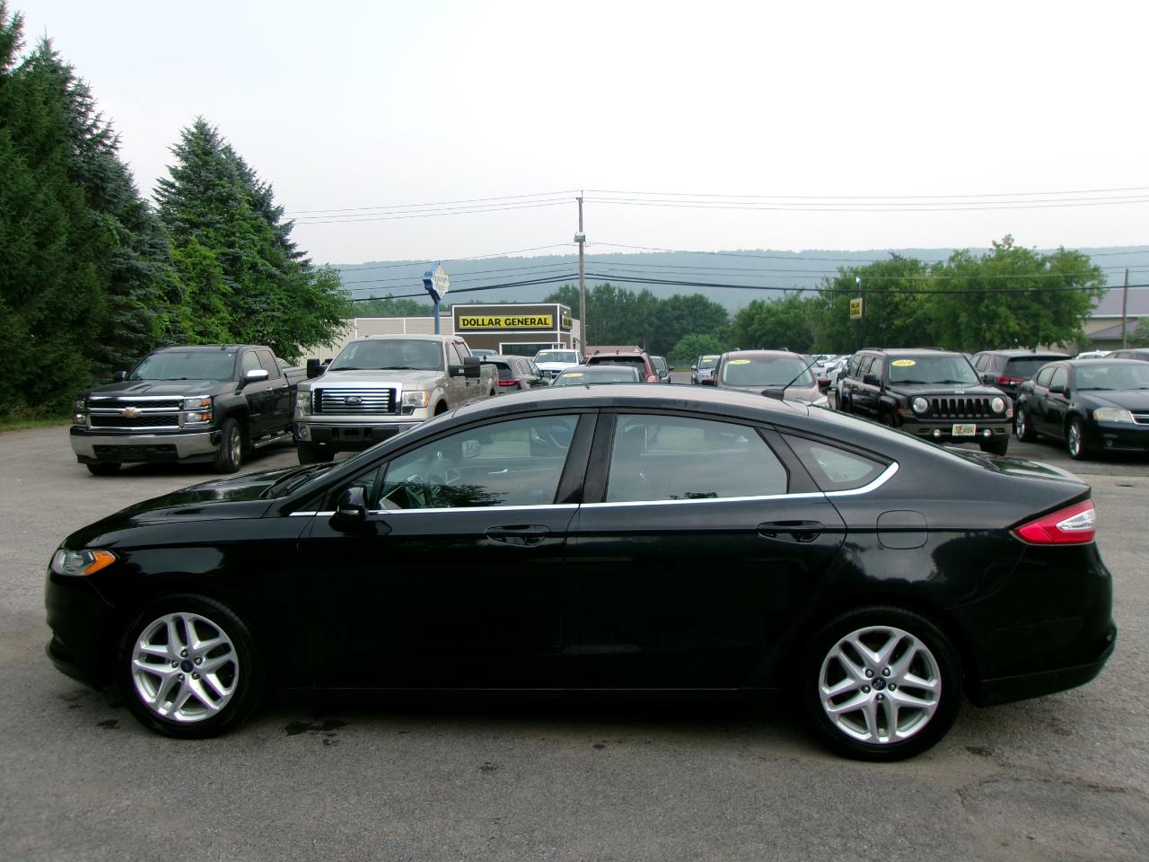 Ford Fusion SE 4D Sedan 2014
