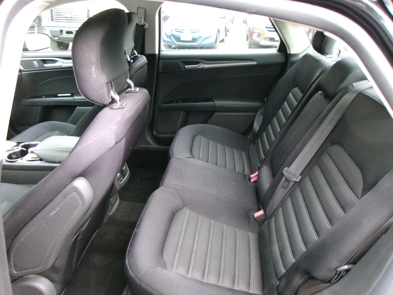 Ford Fusion SE 4D Sedan 2014