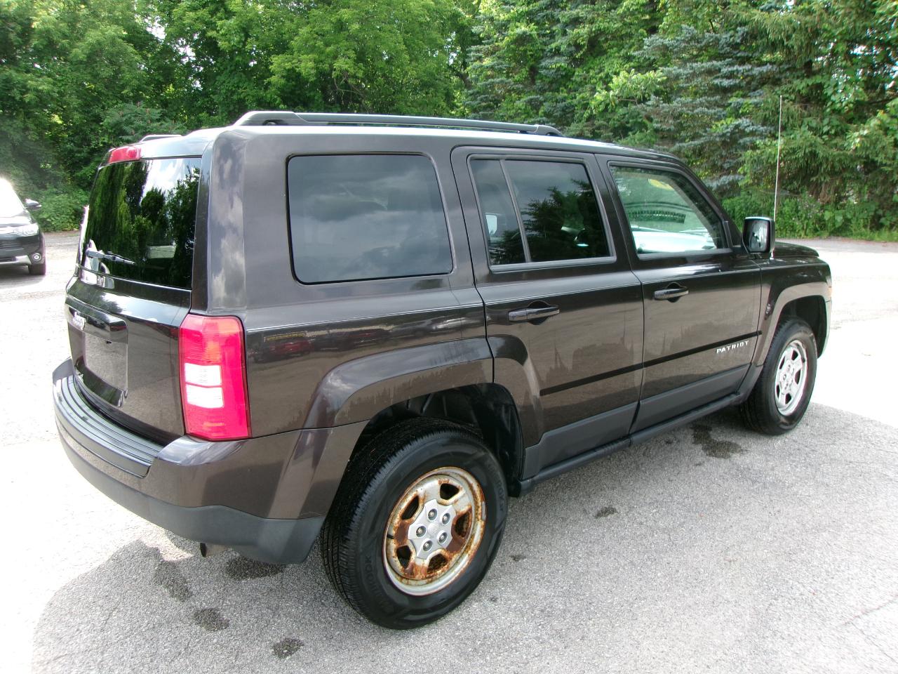 Jeep Patriot Sport 4D SUV FWD 2014