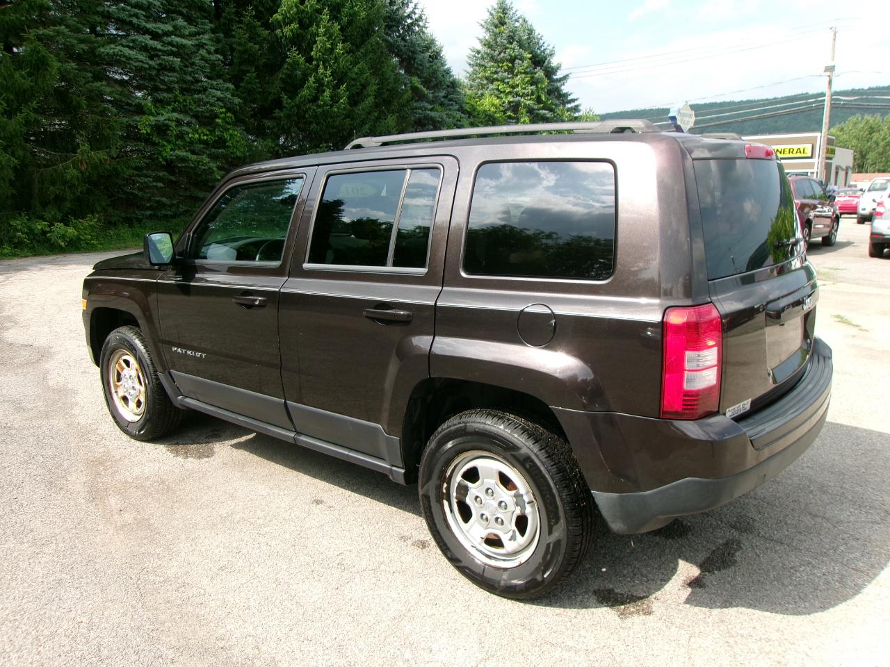 Jeep Patriot Sport 4D SUV FWD 2014