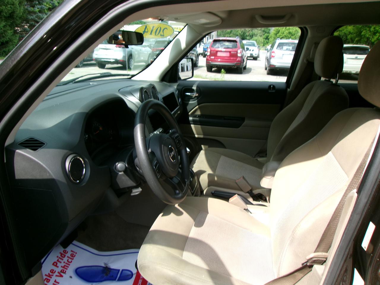 Jeep Patriot Sport 4D SUV FWD 2014
