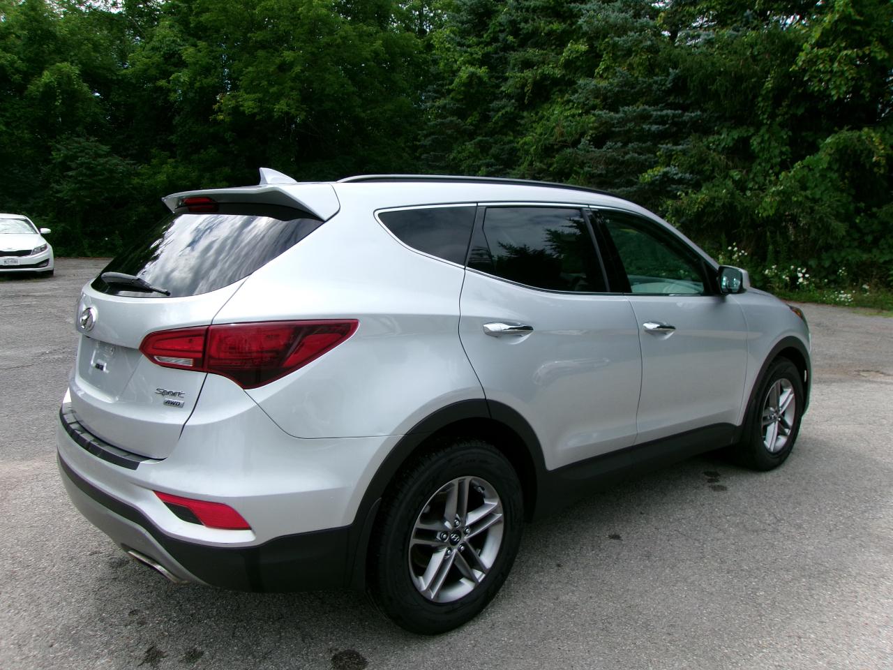 Hyundai Santa Fe Sport Base 4D SUV AWD 2.4L 2017