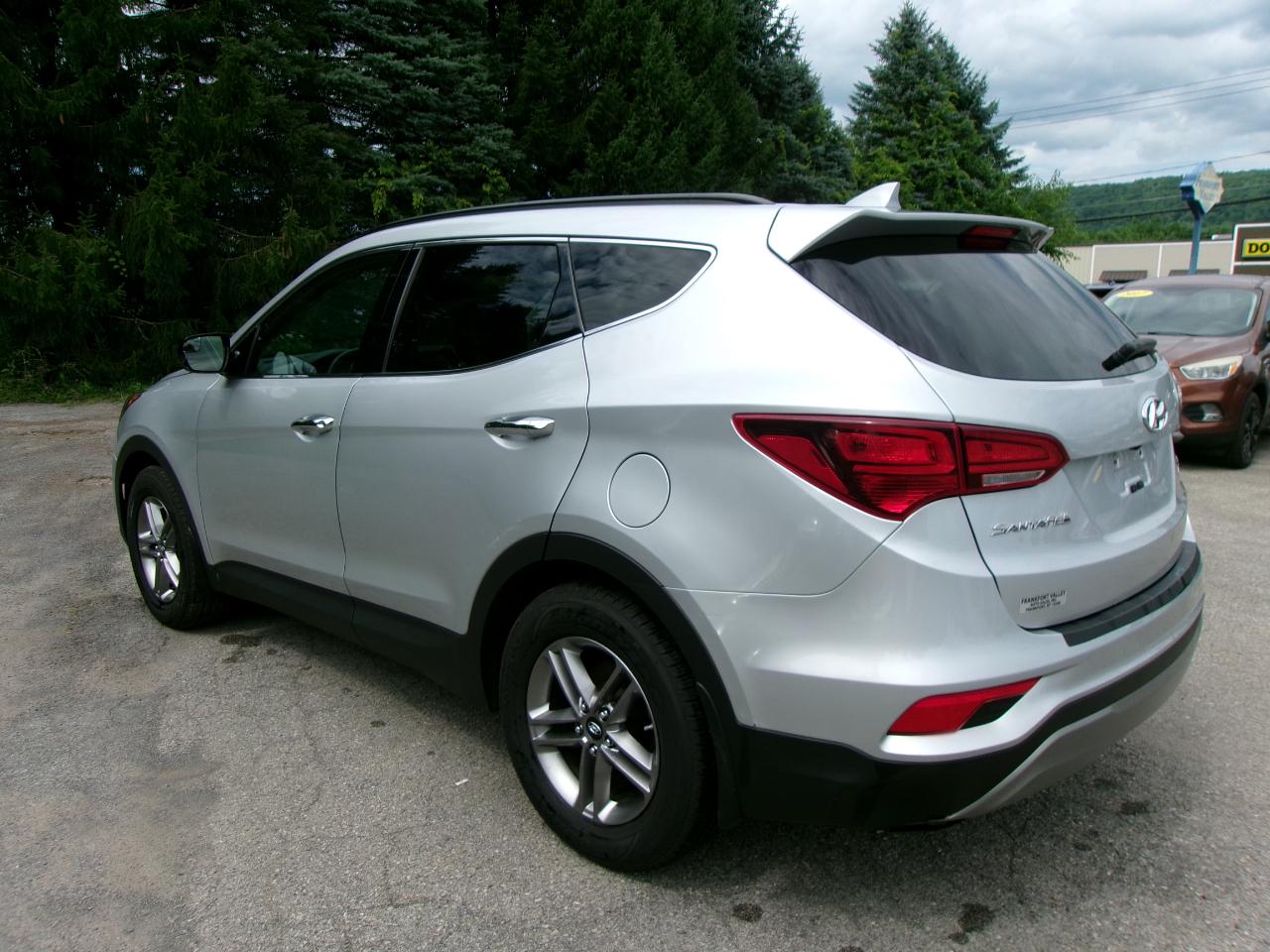 Hyundai Santa Fe Sport Base 4D SUV AWD 2.4L 2017