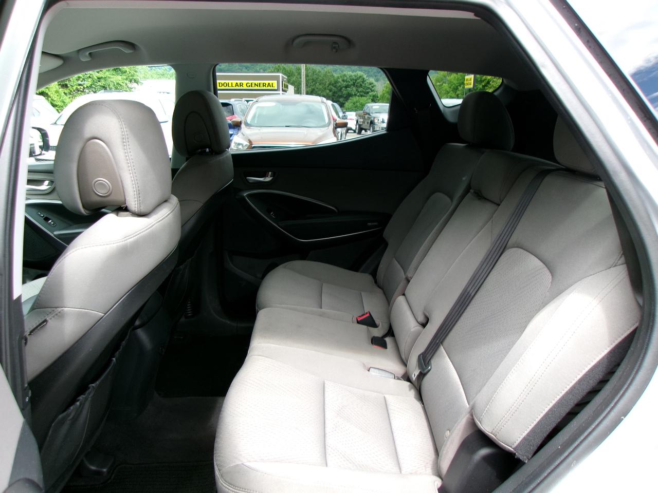 Hyundai Santa Fe Sport Base 4D SUV AWD 2.4L 2017