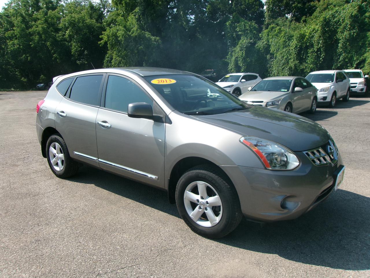 Nissan Rogue S 4D SUV AWD 2013