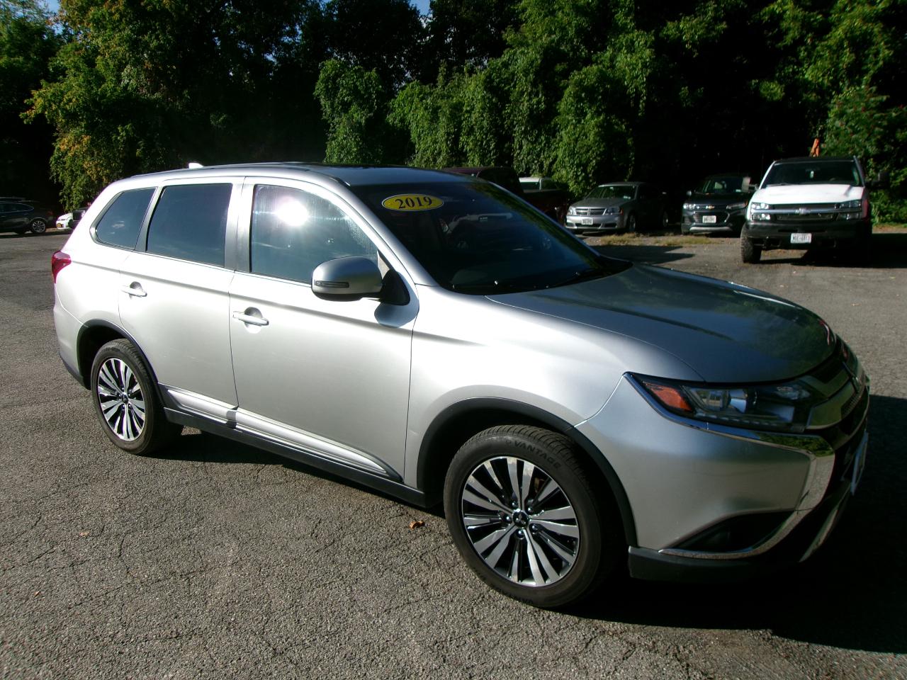 Mitsubishi Outlander SEL 4D SUV AWD 2019