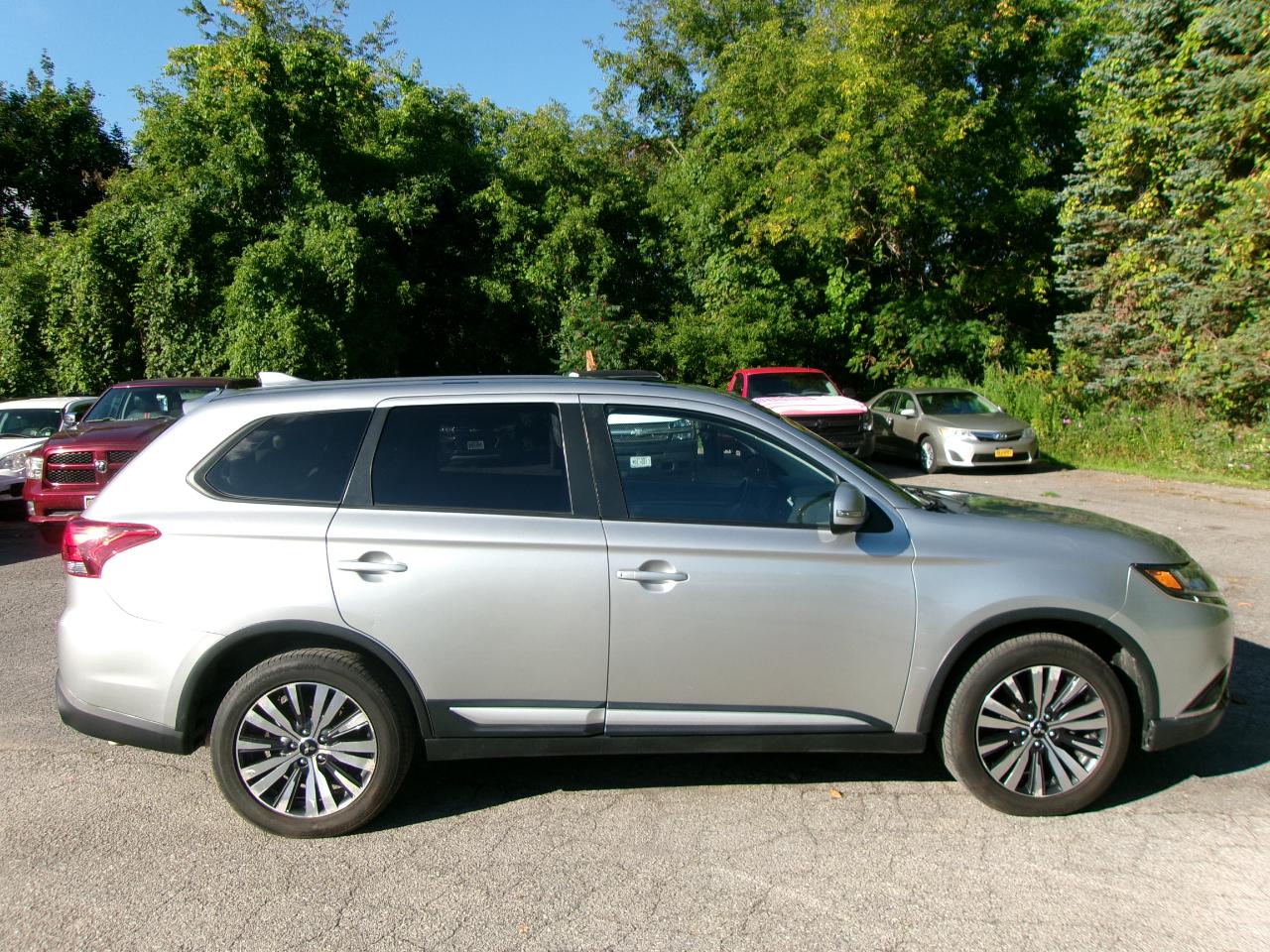 Mitsubishi Outlander SEL 4D SUV AWD 2019