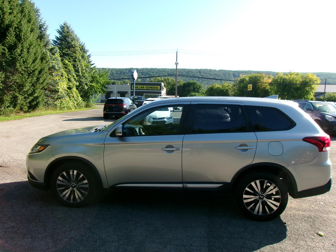 Mitsubishi Outlander SEL 4D SUV AWD 2019