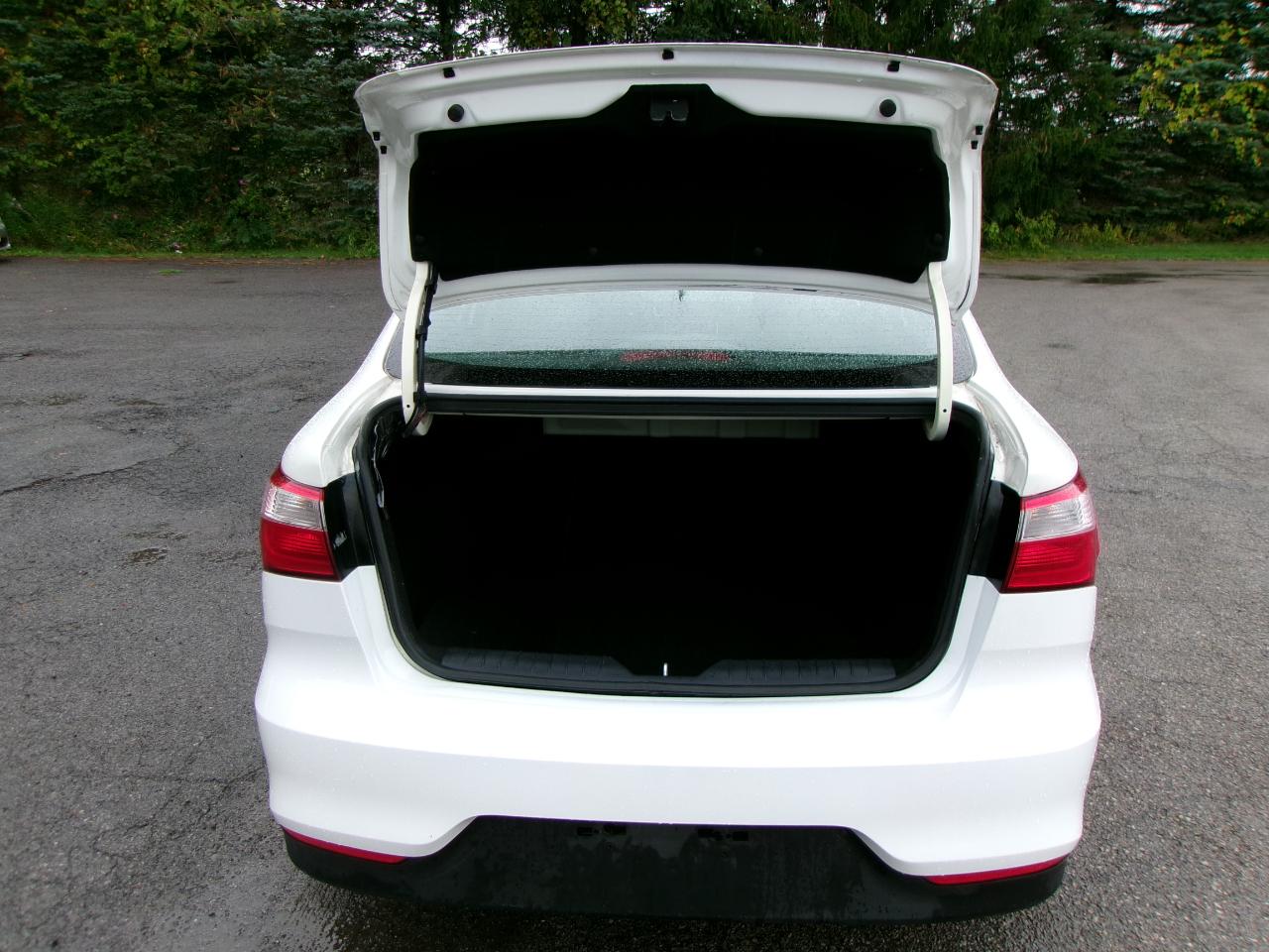 Kia Rio LX 4D Sedan 2016