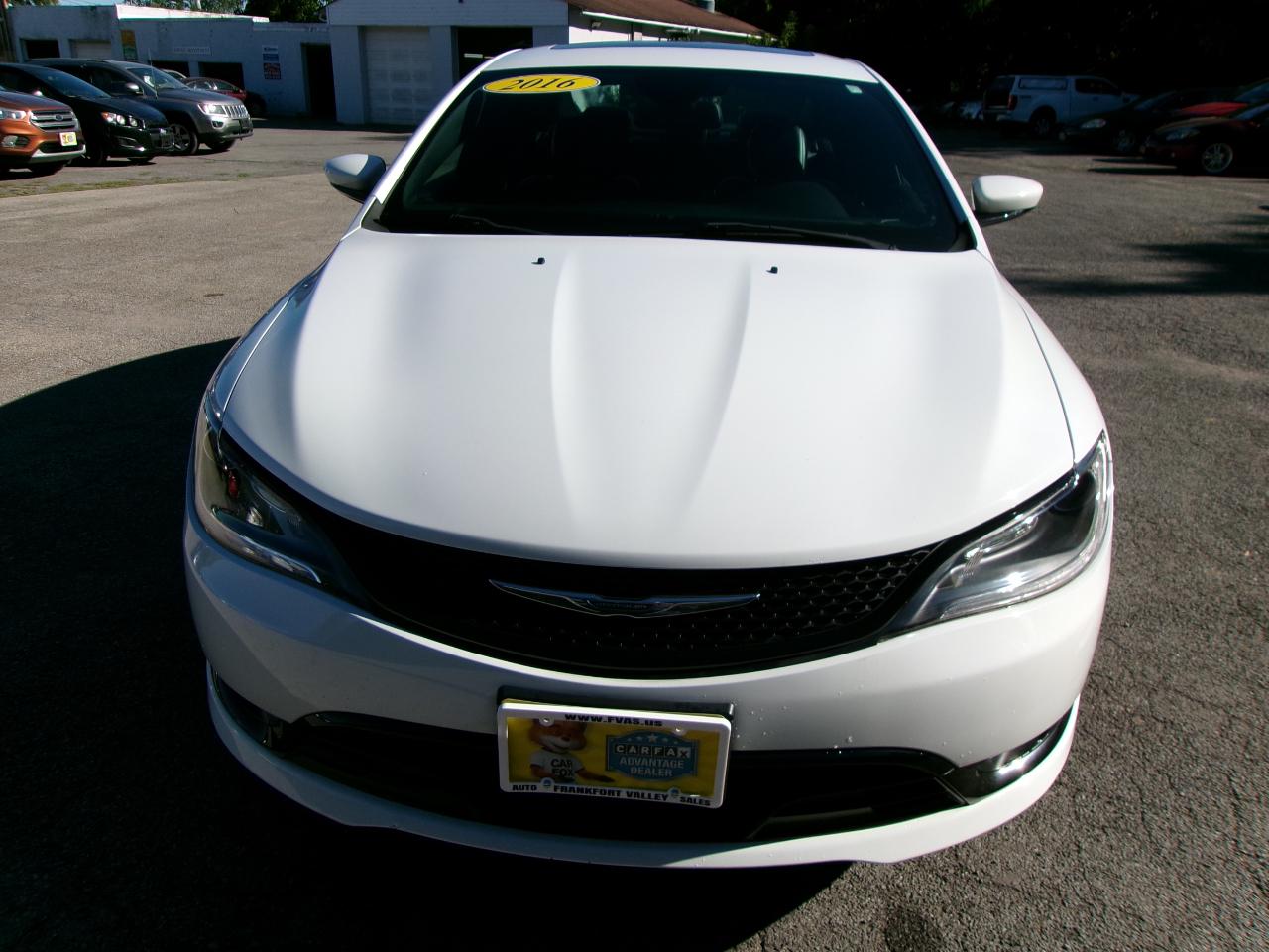 Chrysler 200 S 4D Sedan AWD 2016