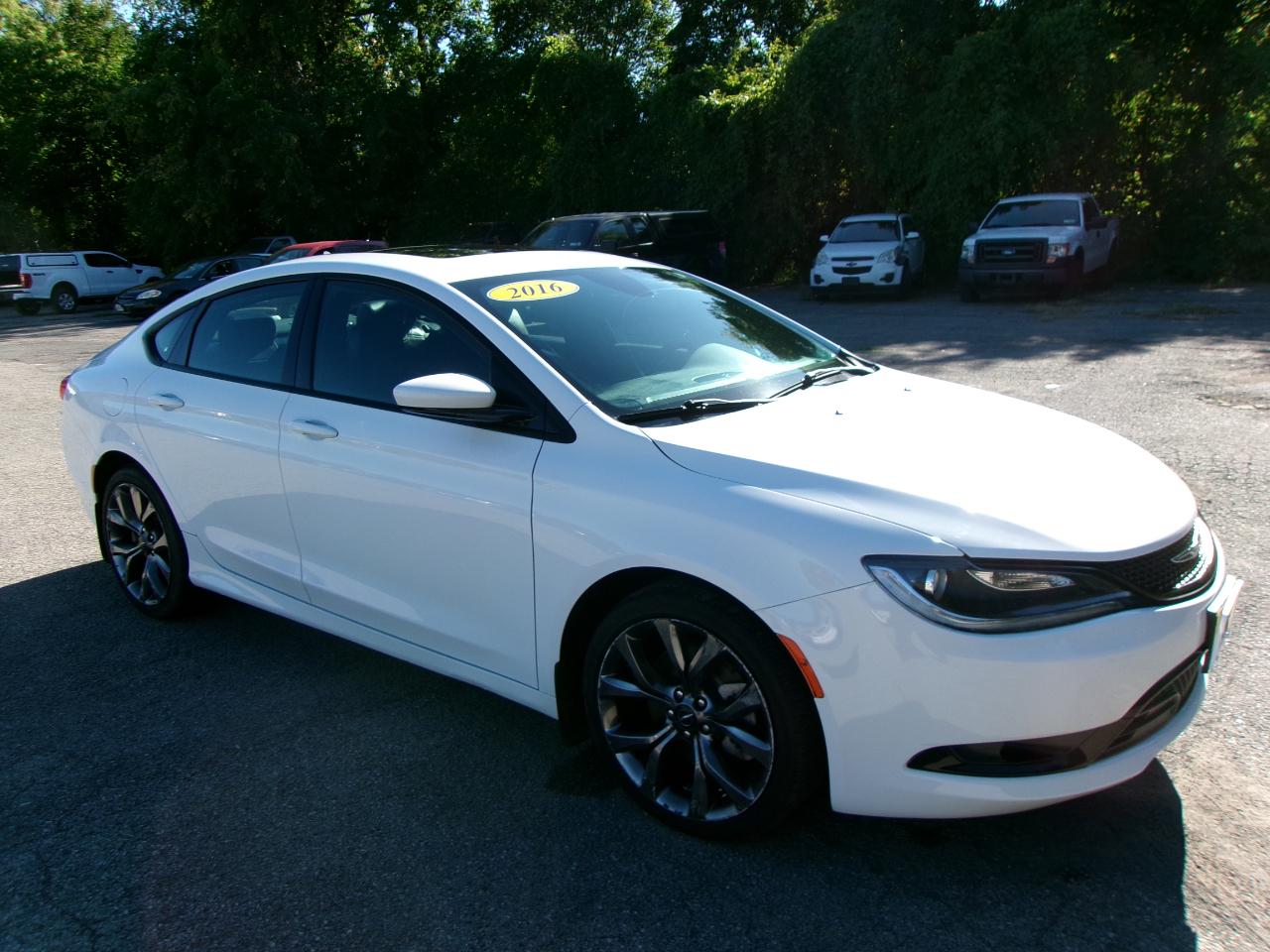 Chrysler 200 S 4D Sedan AWD 2016