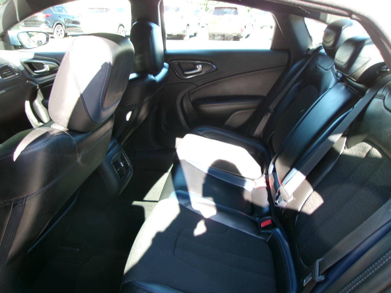 Chrysler 200 S 4D Sedan AWD 2016