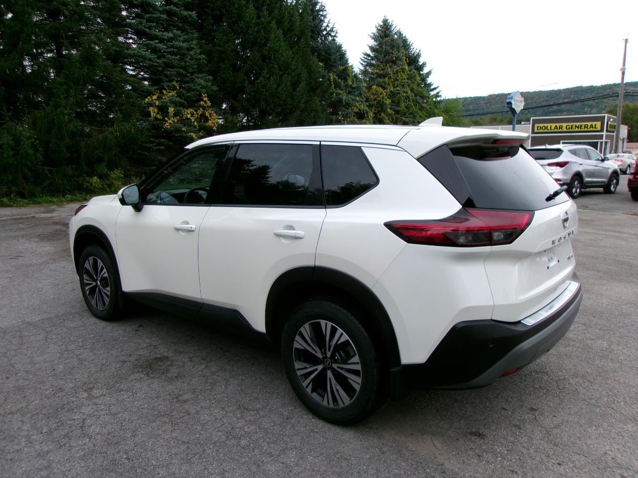 Nissan Rogue SV 4D SUV AWD 2021