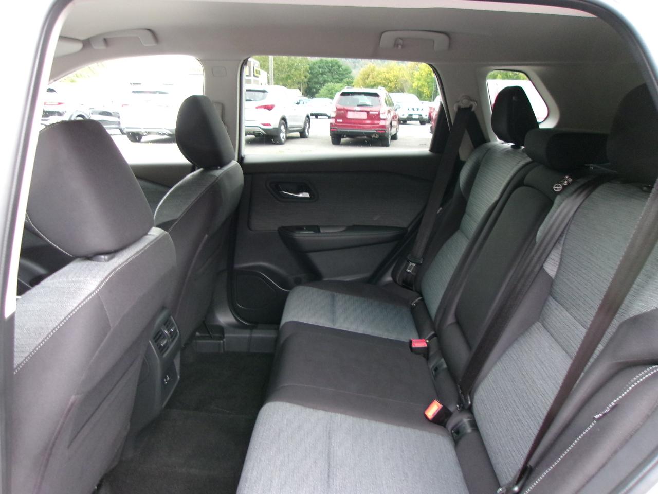 Nissan Rogue SV 4D SUV AWD 2021