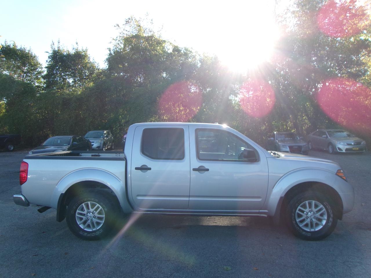 Nissan Frontier SV Crew Cab 4X4 V6 2015