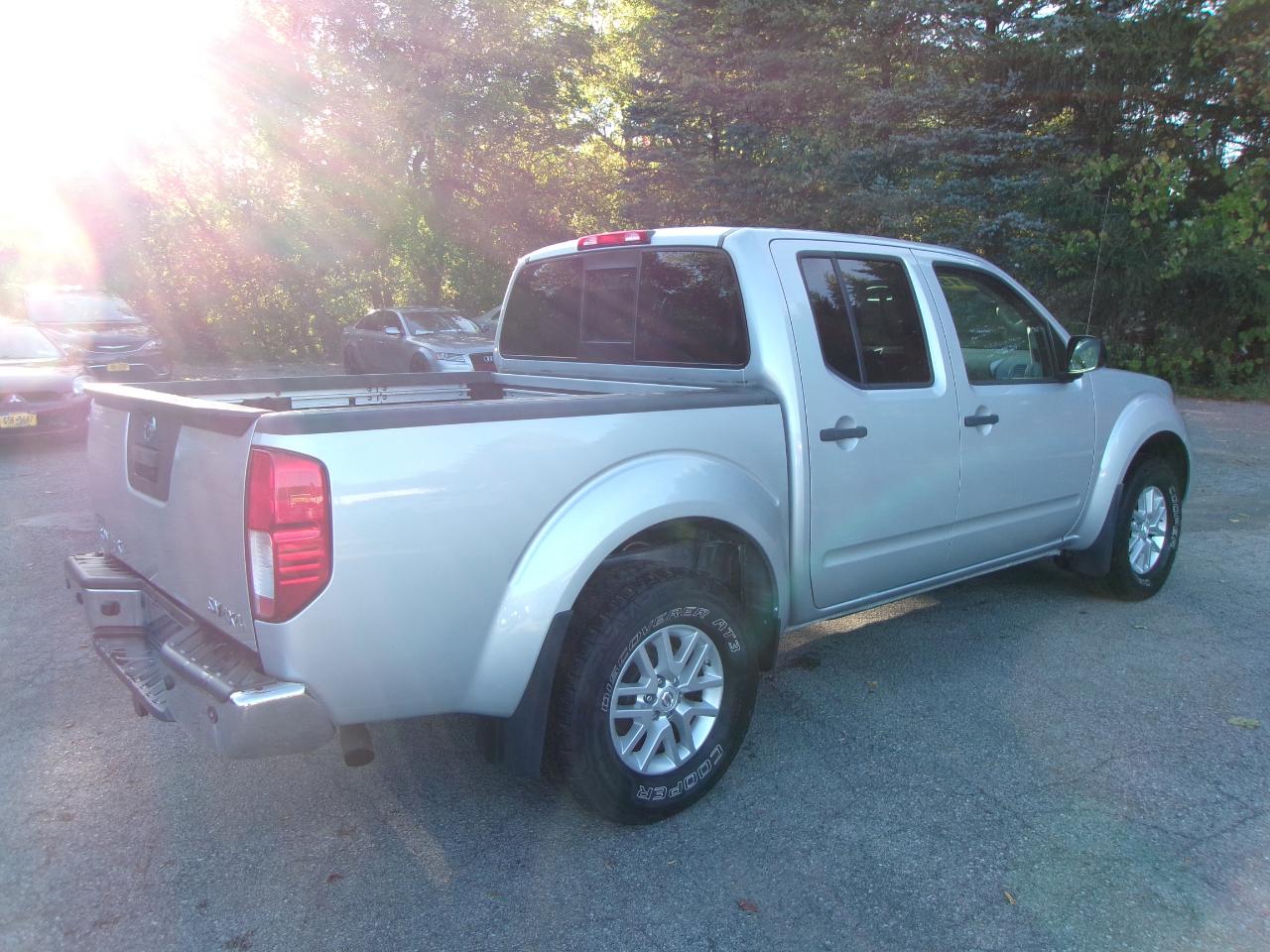 Nissan Frontier SV Crew Cab 4X4 V6 2015