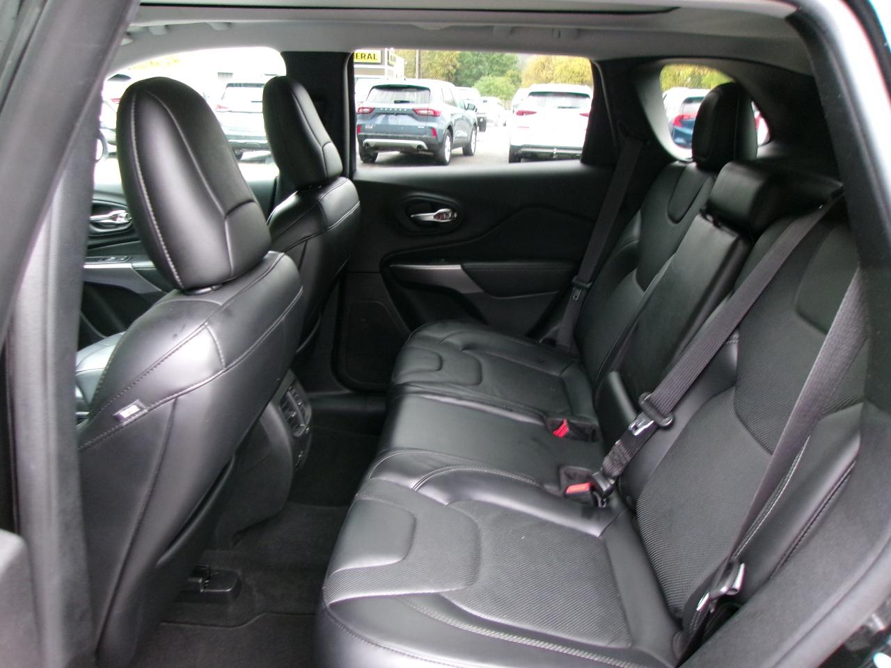 Jeep Cherokee Limited 4D SUV 4WD 2019