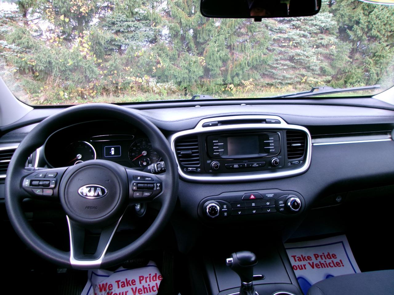 Kia Sorento LX 4D SUV AWD V6 2016