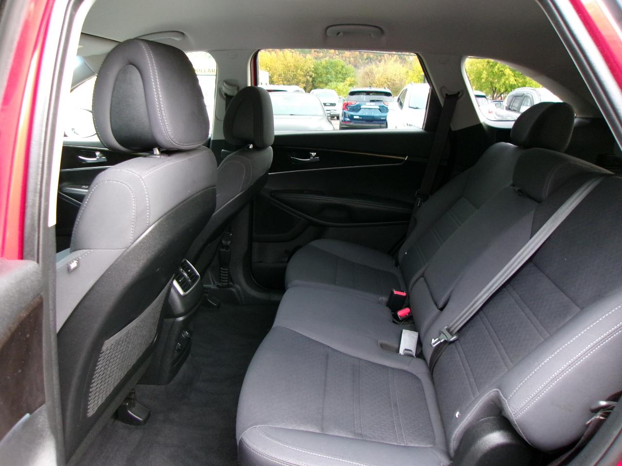 Kia Sorento LX 4D SUV AWD V6 2016