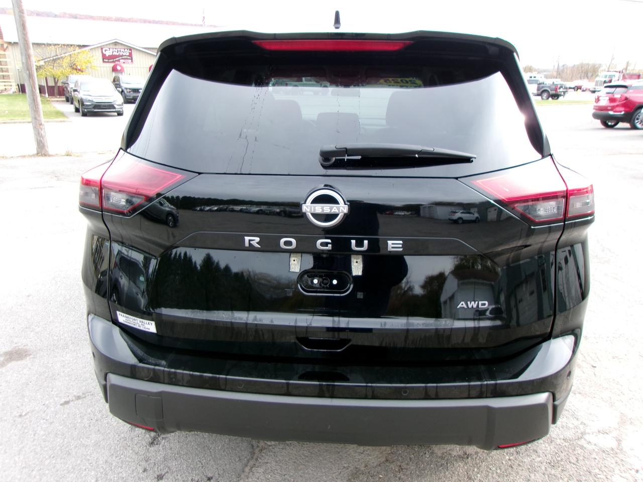 Nissan Rogue SV 4D SUV AWD 2025