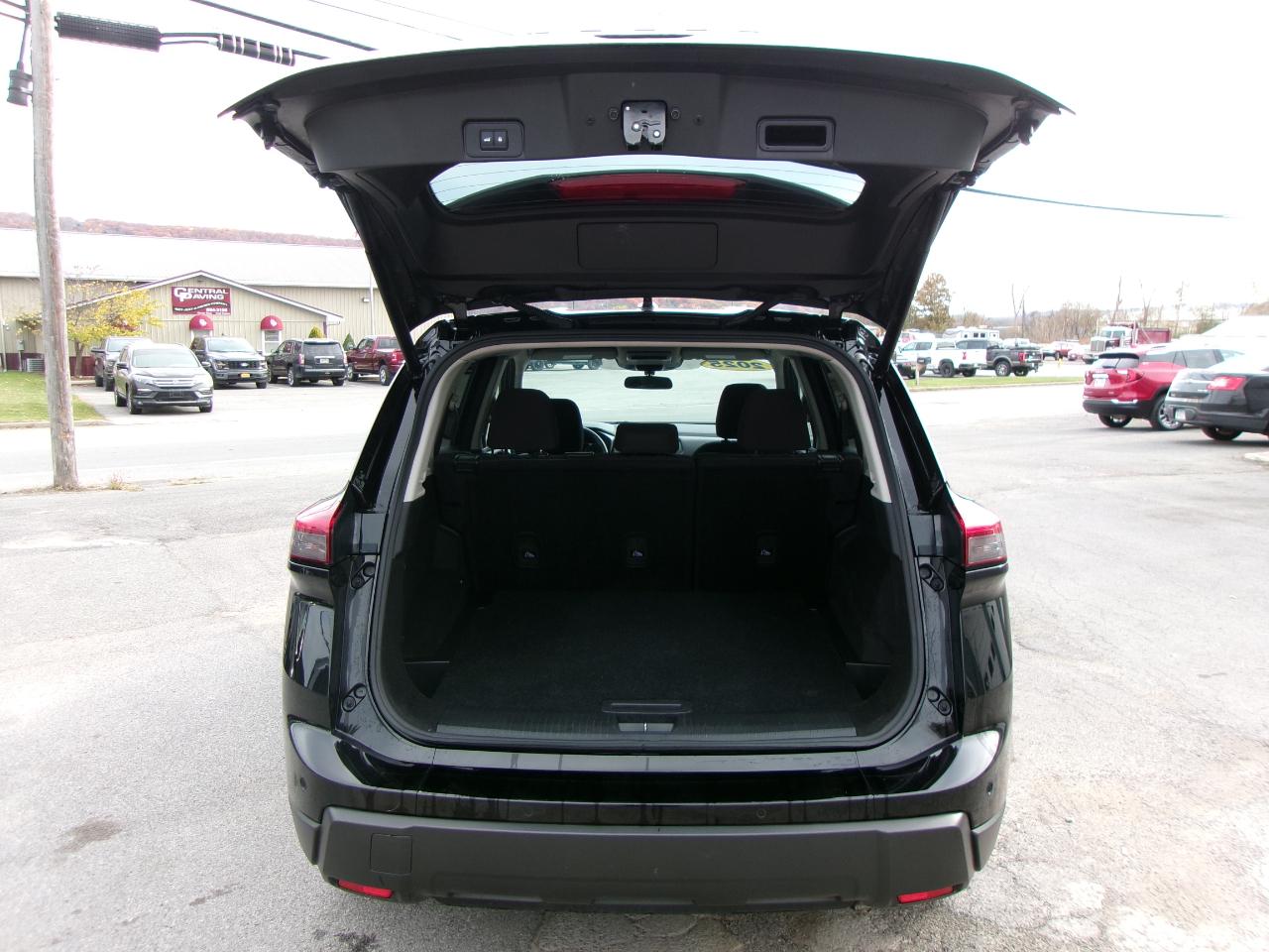 Nissan Rogue SV 4D SUV AWD 2025