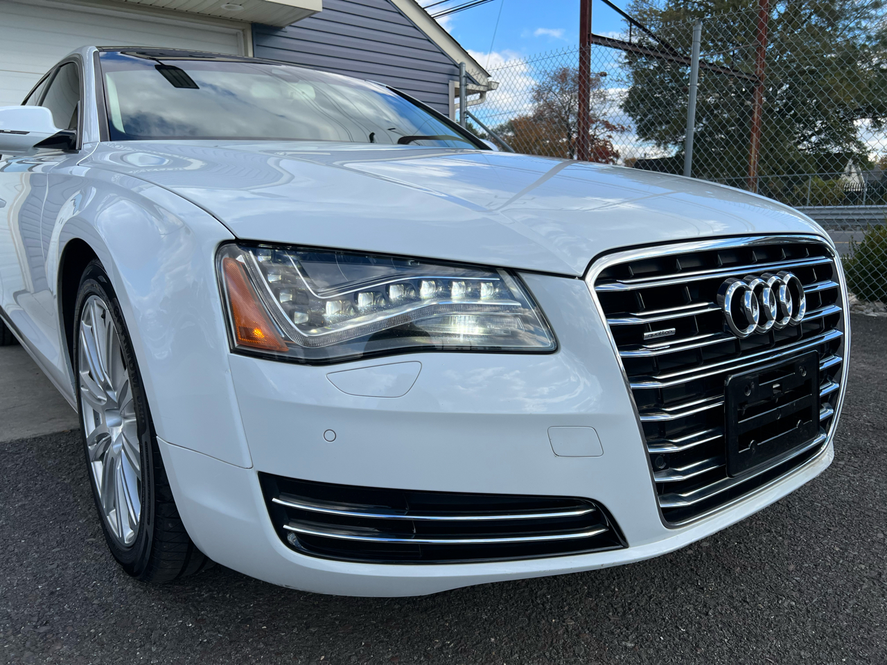 Audi A8 4.0T Sedan L quattro Tiptronic 2013