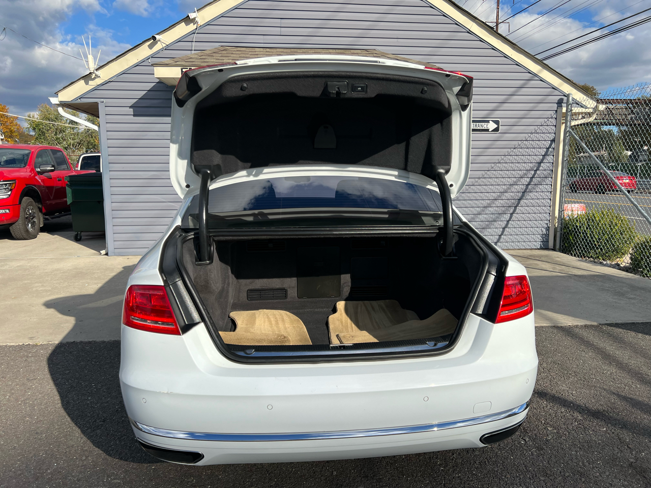 Audi A8 4.0T Sedan L quattro Tiptronic 2013