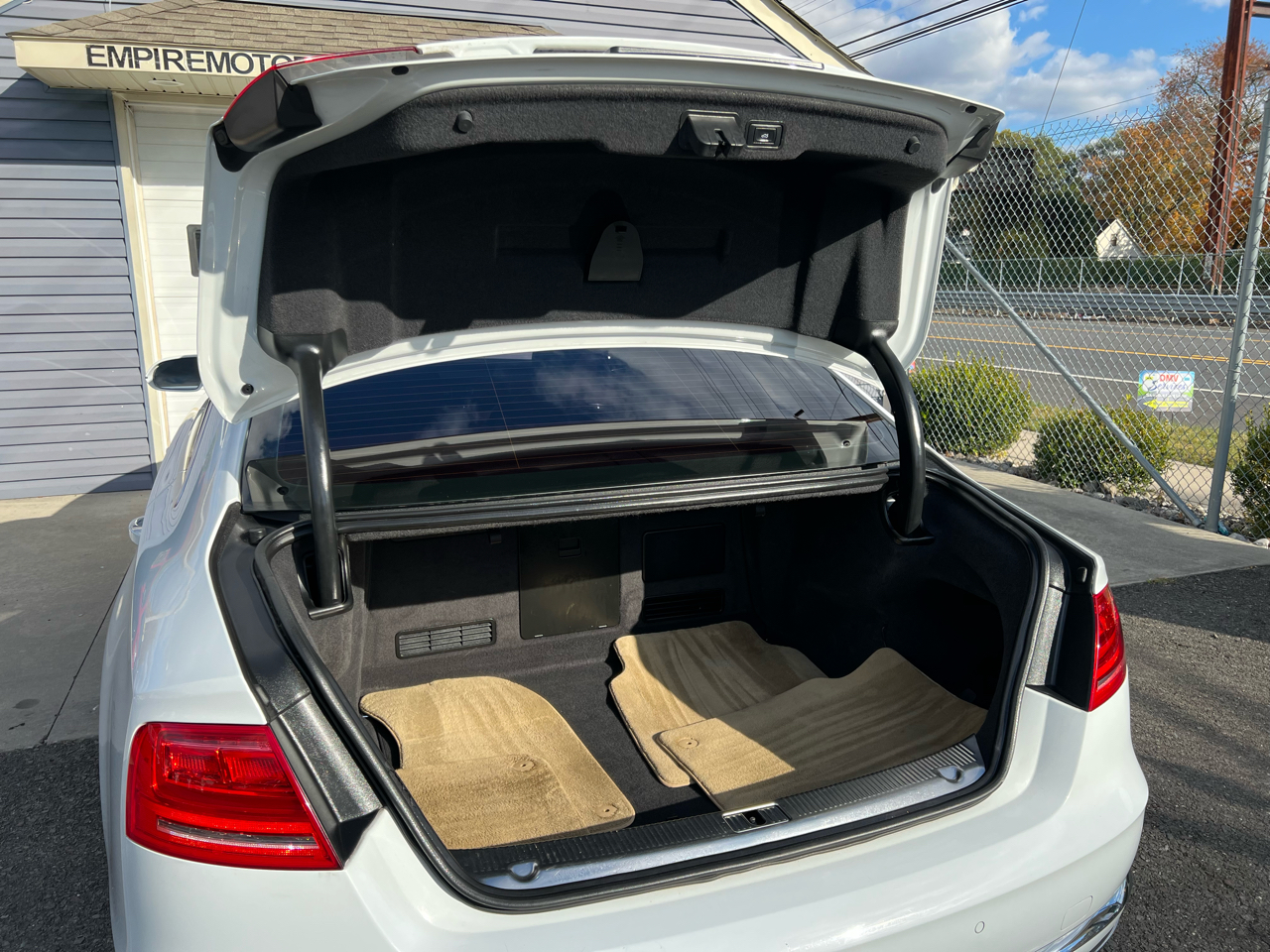 Audi A8 4.0T Sedan L quattro Tiptronic 2013