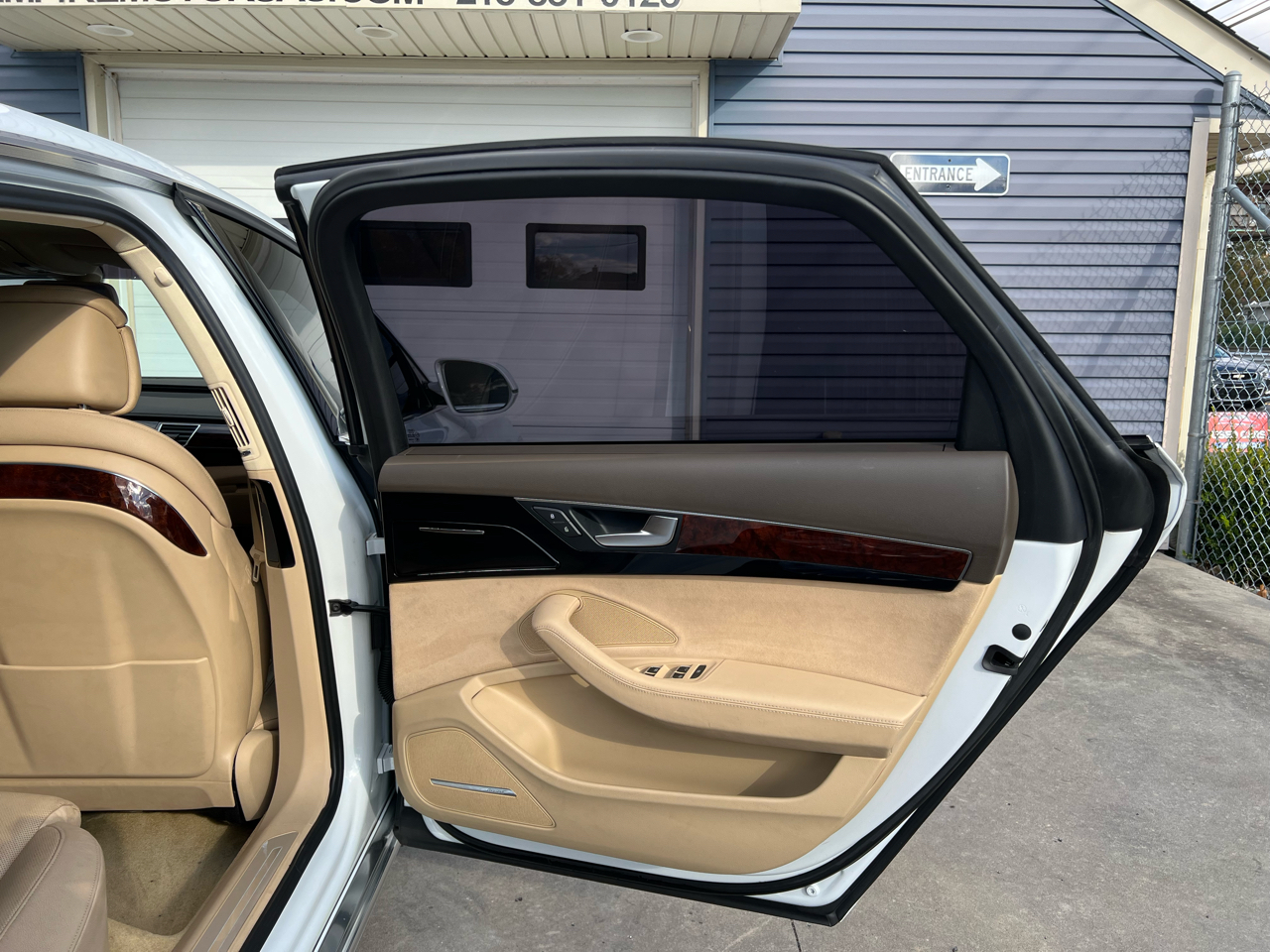 Audi A8 4.0T Sedan L quattro Tiptronic 2013