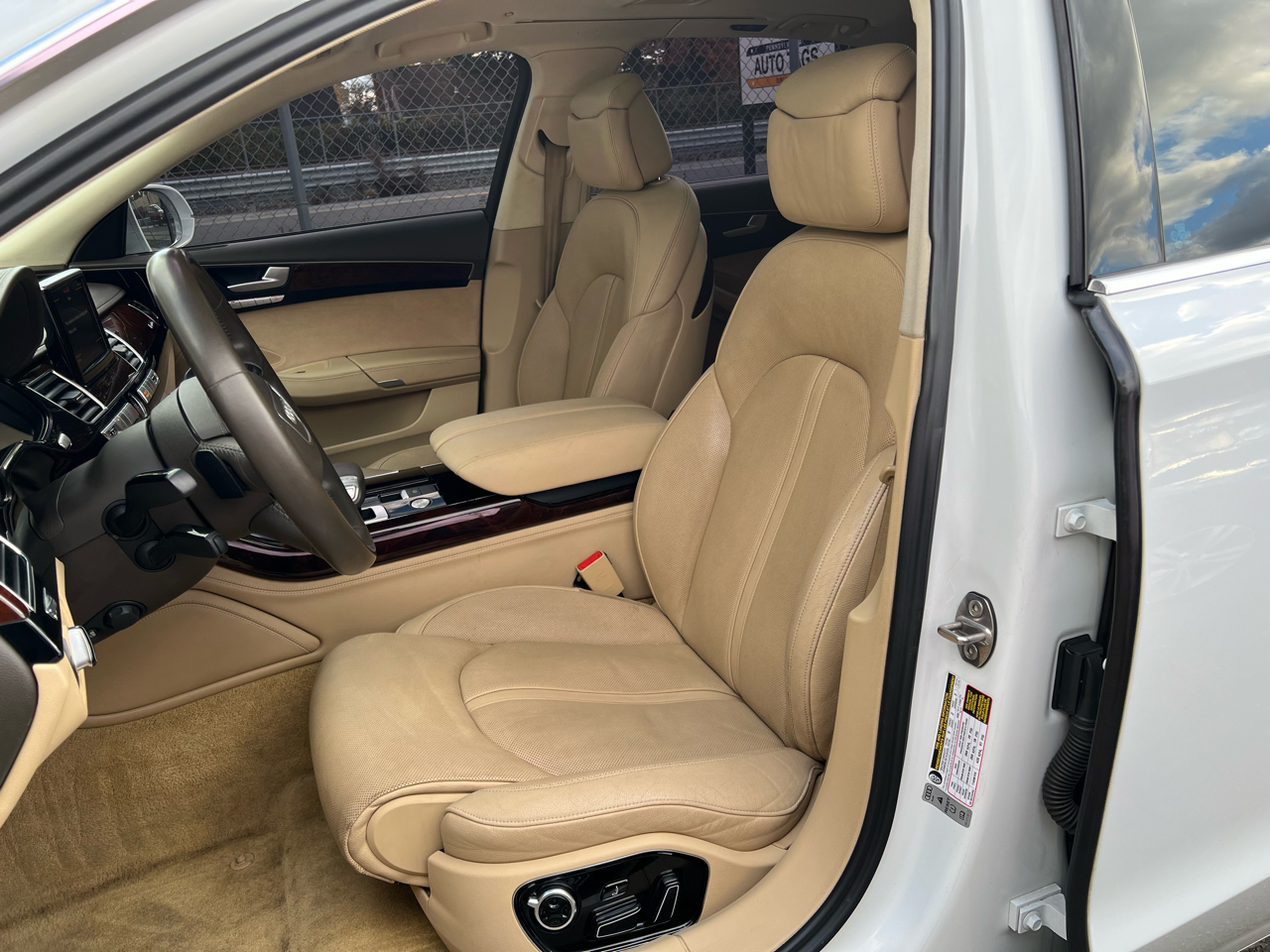 Audi A8 4.0T Sedan L quattro Tiptronic 2013