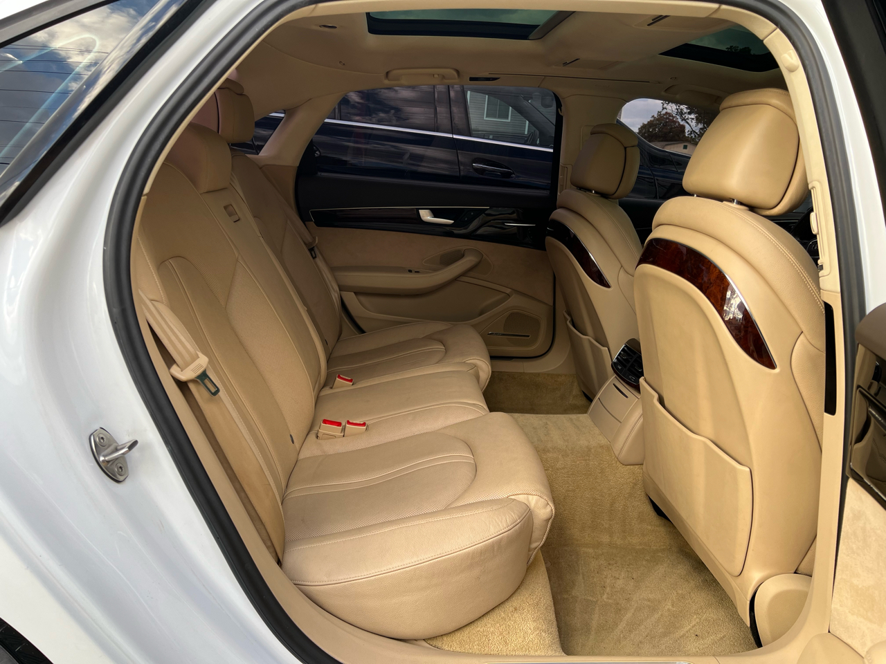 Audi A8 4.0T Sedan L quattro Tiptronic 2013