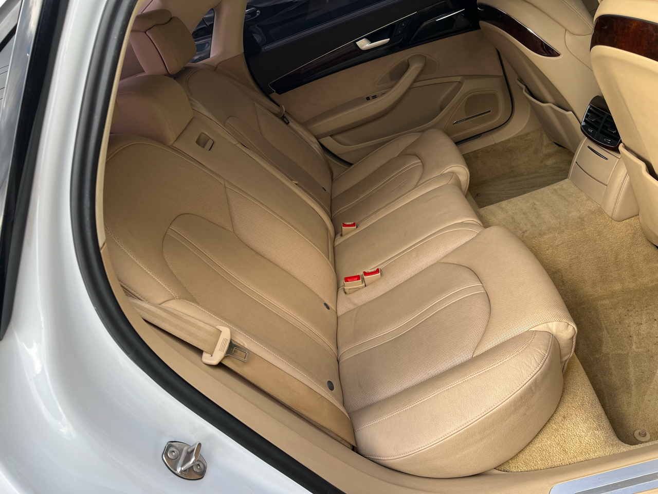 Audi A8 4.0T Sedan L quattro Tiptronic 2013