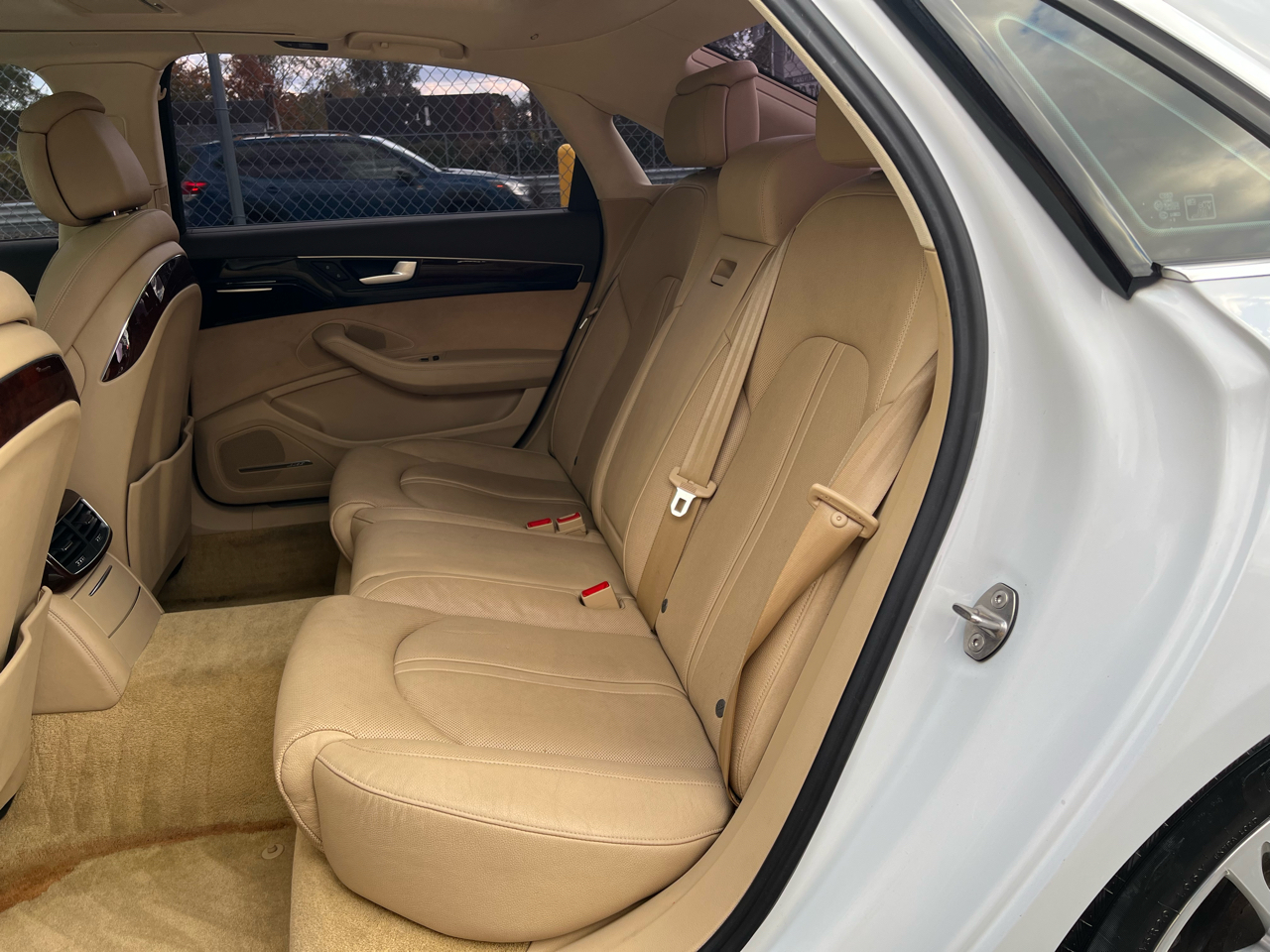 Audi A8 4.0T Sedan L quattro Tiptronic 2013