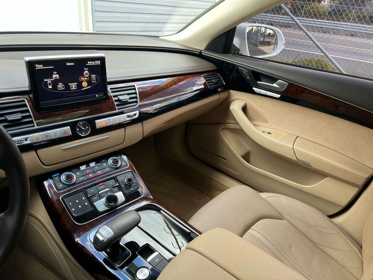 Audi A8 4.0T Sedan L quattro Tiptronic 2013