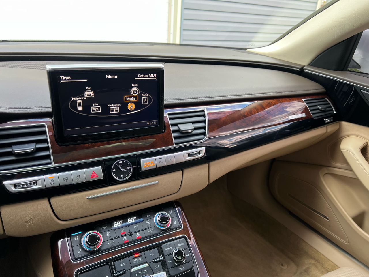 Audi A8 4.0T Sedan L quattro Tiptronic 2013