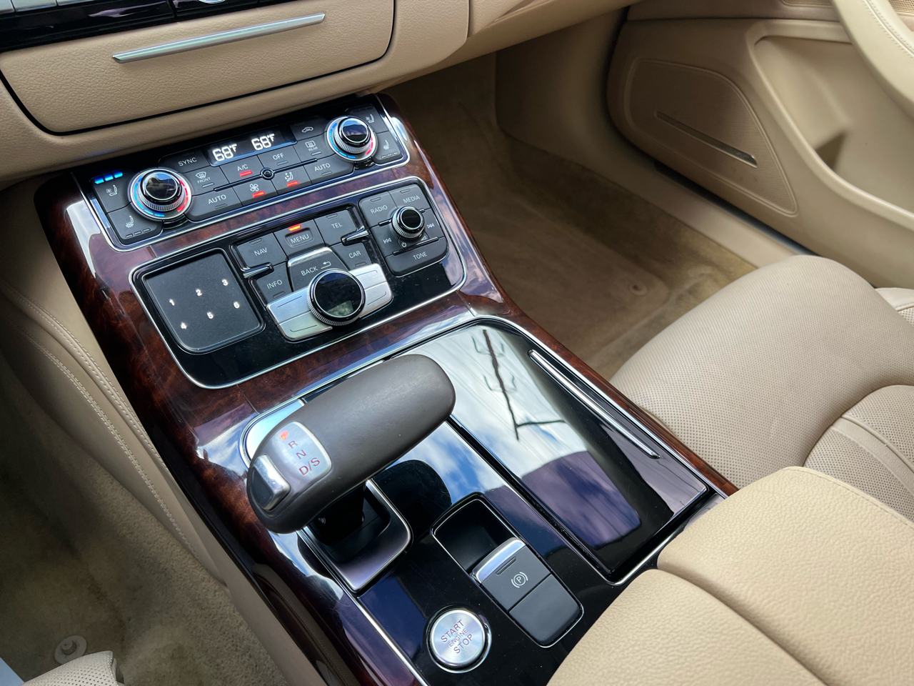 Audi A8 4.0T Sedan L quattro Tiptronic 2013