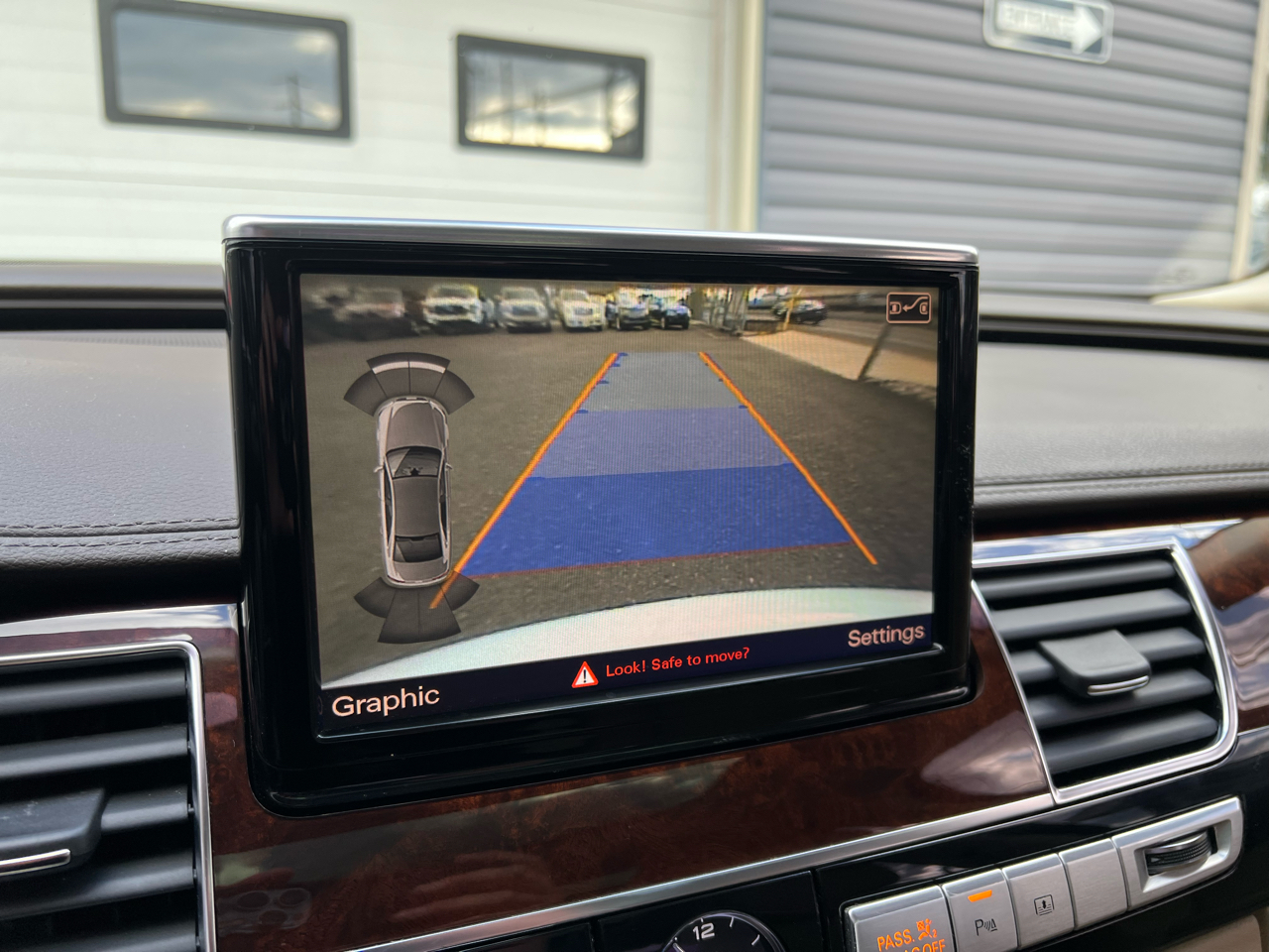 Audi A8 4.0T Sedan L quattro Tiptronic 2013